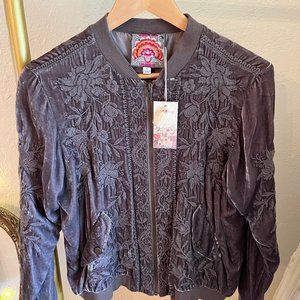 Johnny Was Floral Embroidered Velvet Bomber Jacket Purple / Gray Size Small
